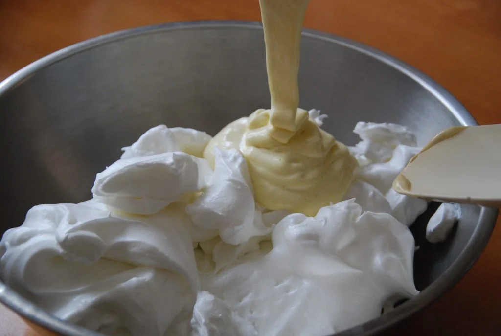 Preparación de bizcocho.