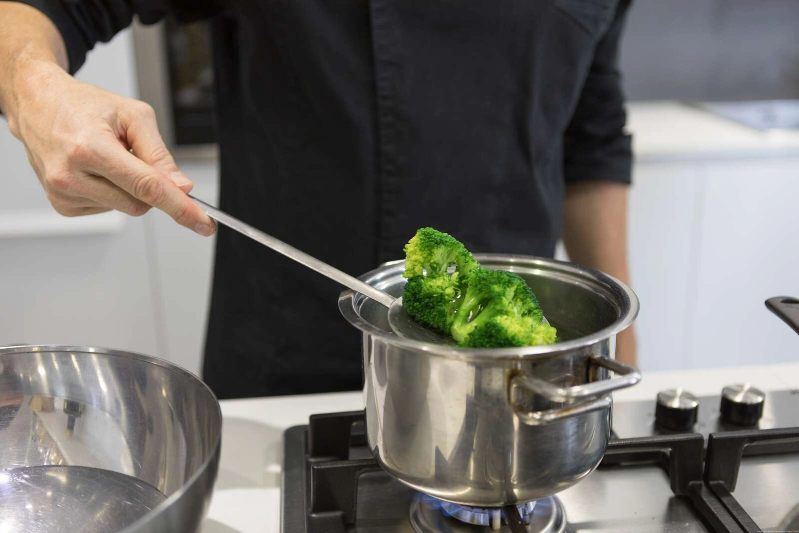 Cocinar y comer en grupo: Una alternativa sana para aprender y divertirse