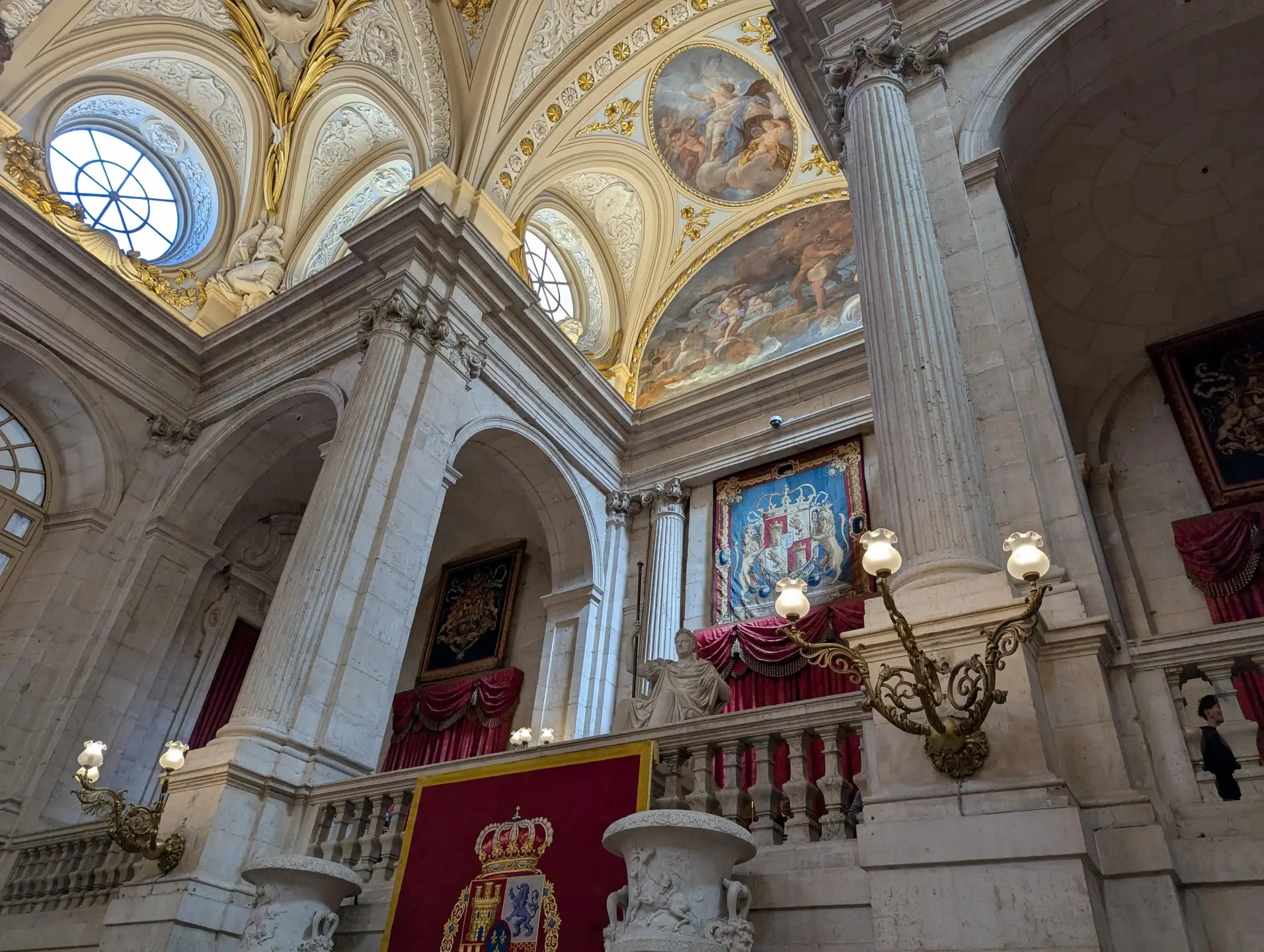 Palacio Real: La elegancia de la historia en el corazón de Madrid